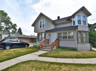 305 West St, Geneva, IL 60134
