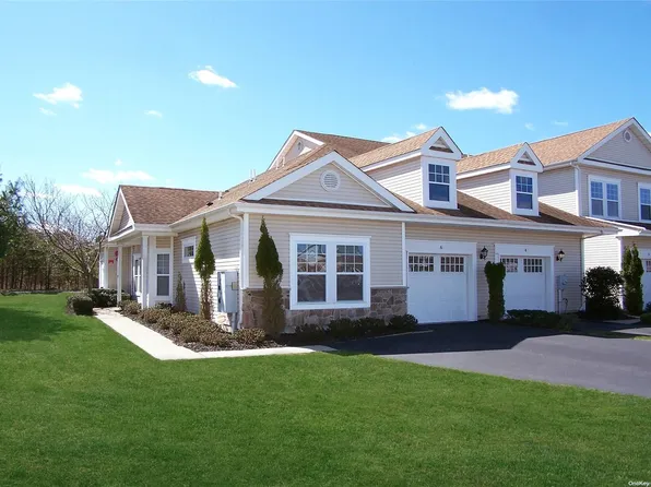 6 Cricket Court #6, Shirley, NY 11967