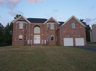 26 Palomino Dr, Old Bridge, NJ 08857
