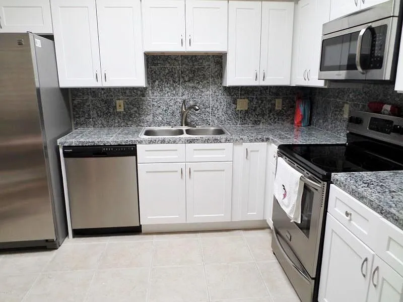 1597 W Calle Zuniga — Photo 4
