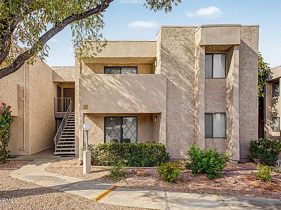 3rd image of 1920 W LINDNER Avenue #202