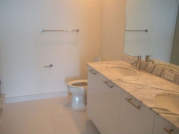 5th image of 3040 Oasis Grand Blvd 707