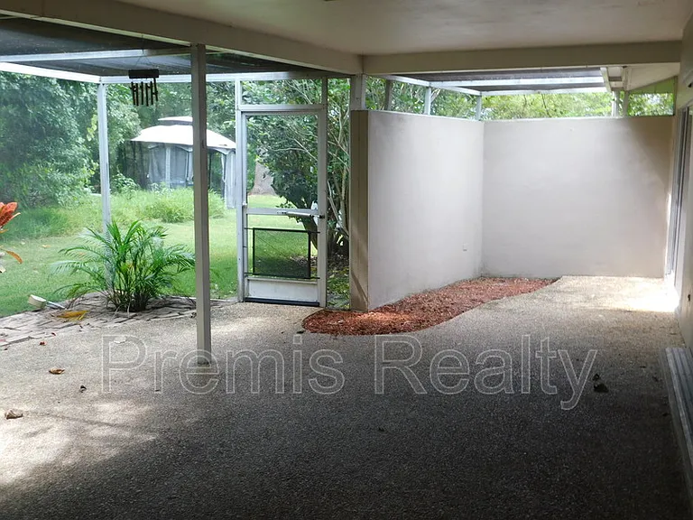 1840 Oak Forest Dr W — Photo 10