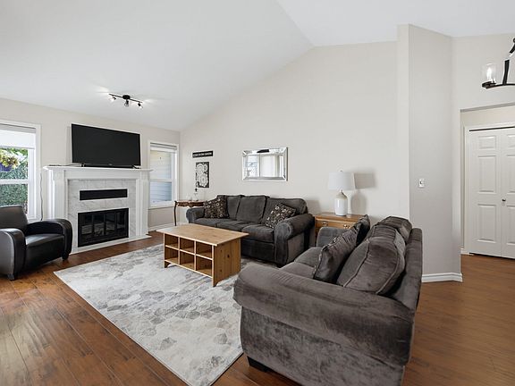 5th image of 9515 Woodbine St #7