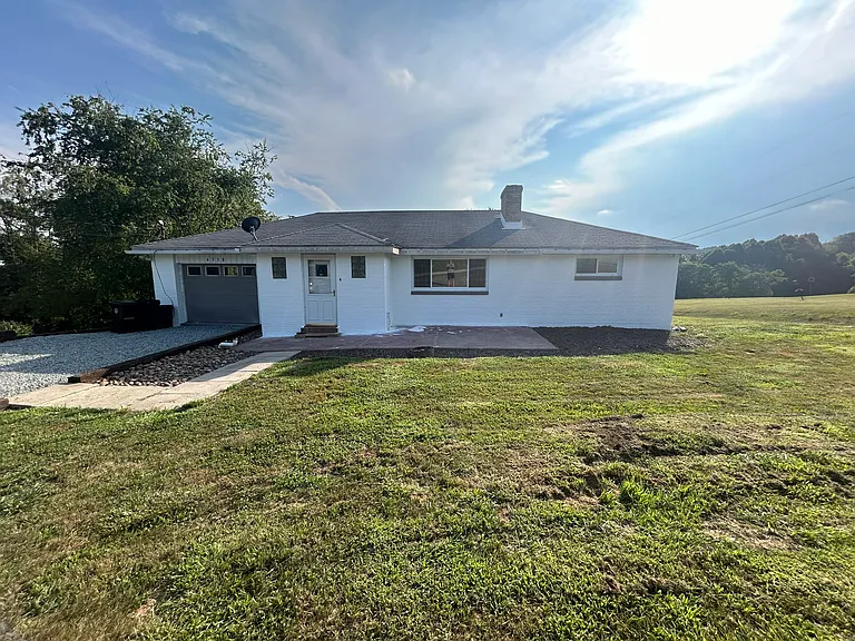 4758 Christy Rd — Photo 2