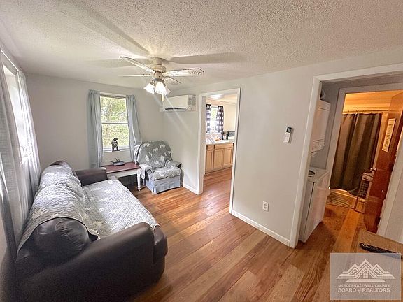 2nd image of 628 King Carswell Rd