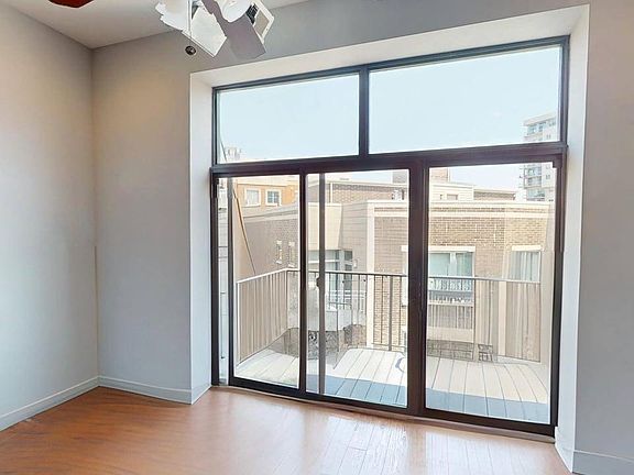 2nd image of 707 N Milwaukee Ave #4R