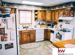 852 N Commercial Ave, Superior, NE 68978