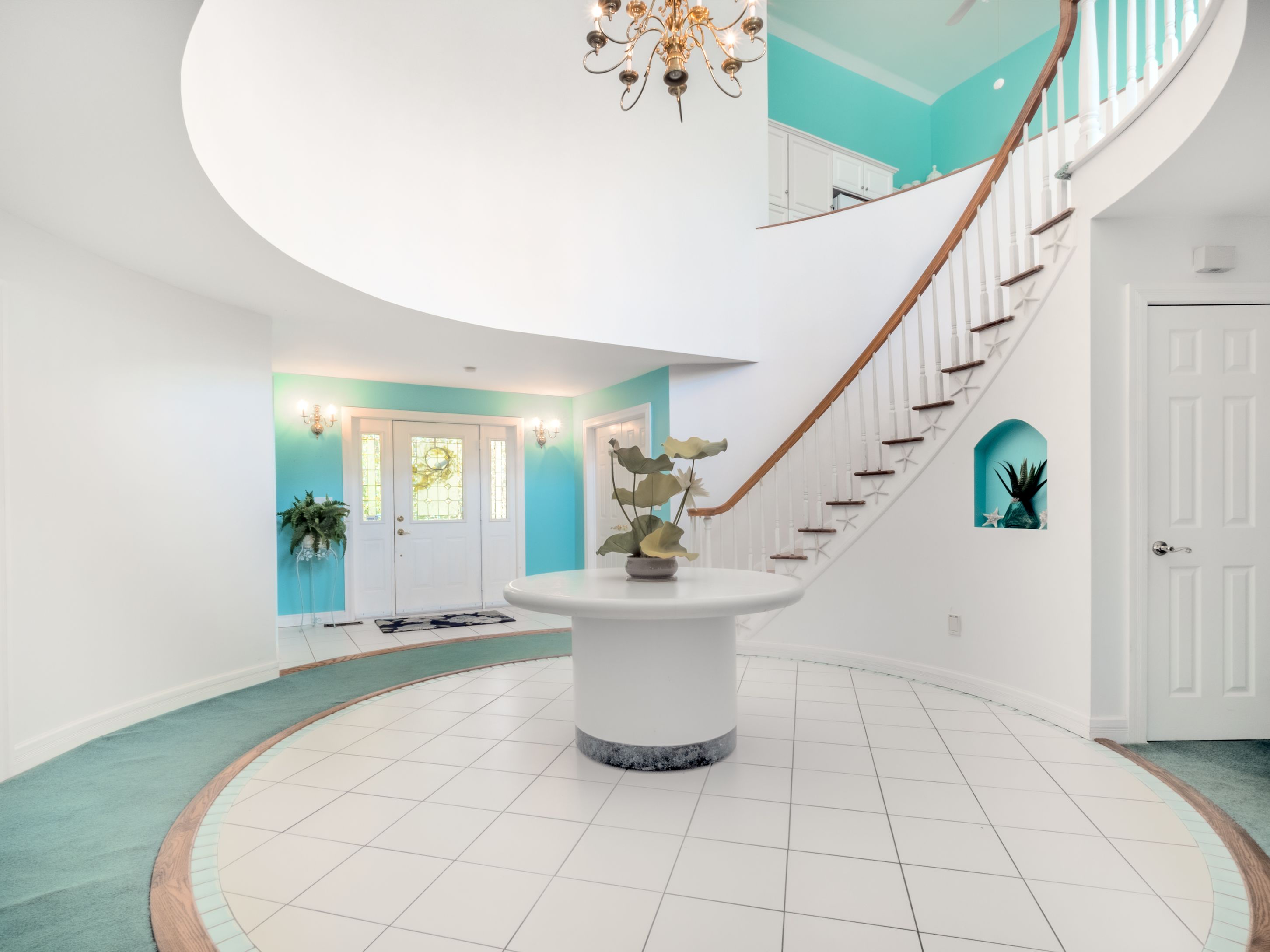 2 Clearview Dr, Montauk, NY 11954 Out East