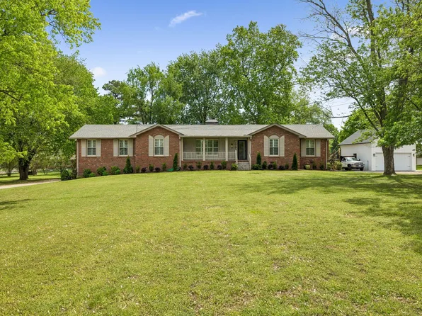 281 Lake Terrace Dr, Hendersonville, TN 37075