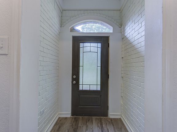 5th image of 6921 Weatherwood Rd