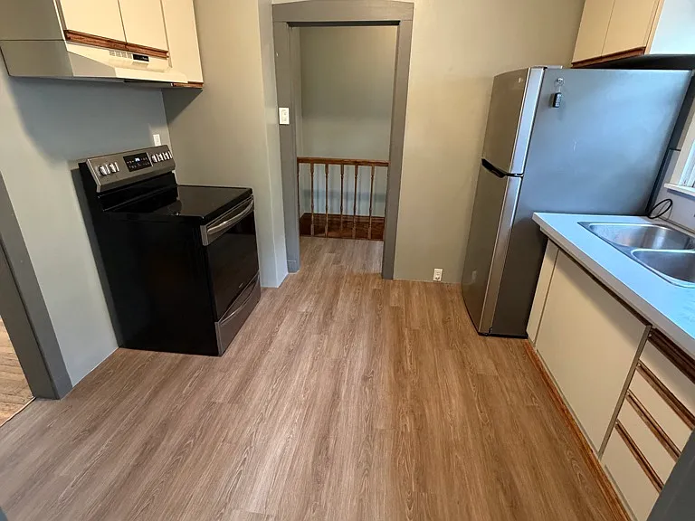 1017 S McClelland St — Photo 2