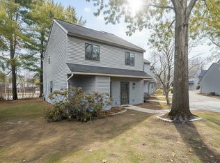 22 Chelsea Cir, South Burlington, VT 05403