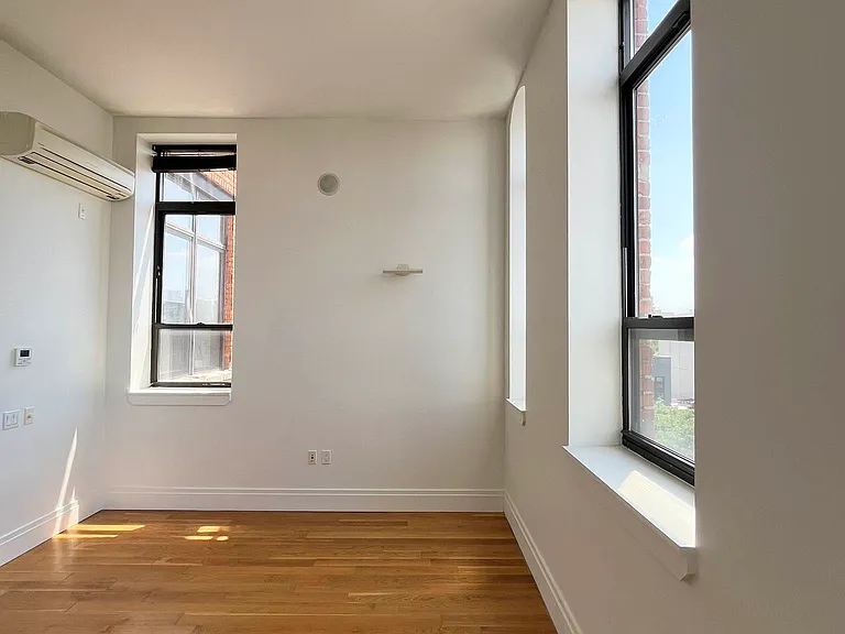 17 Monitor St #4O — Photo 4