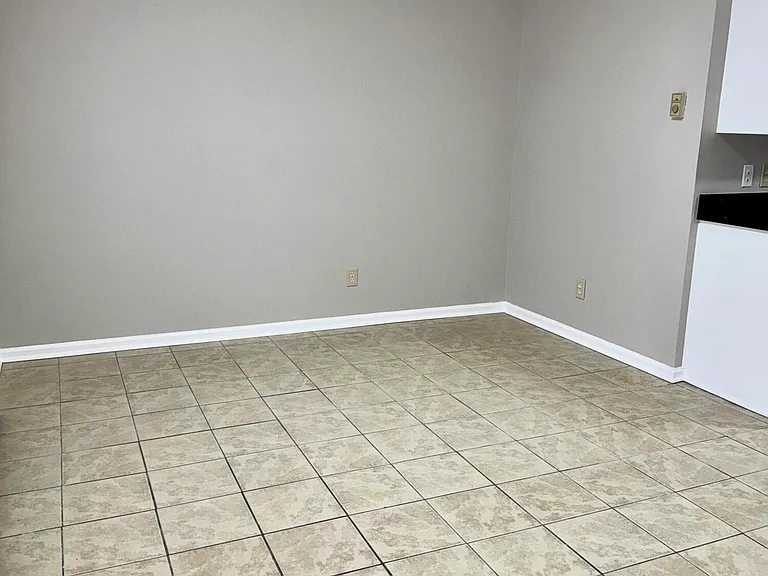 803 Peed Dr #4 — Photo 2