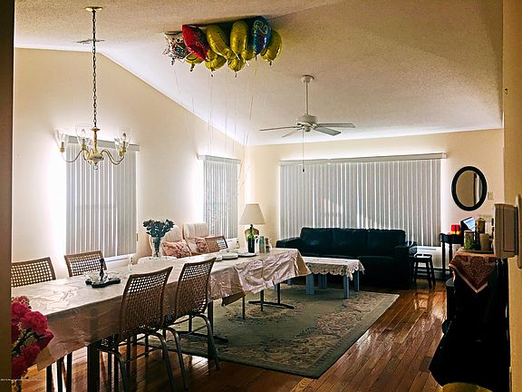 4th image of 42 Carmacks Way