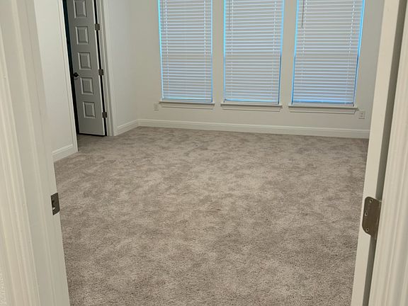 5th image of 100 Royal Fern Rd