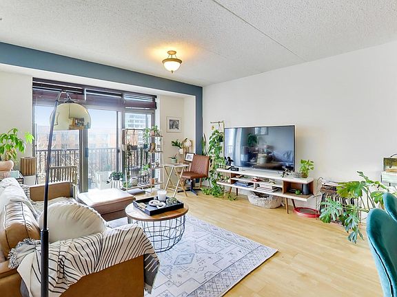 5th image of 1250 S Indiana Ave APT 1013