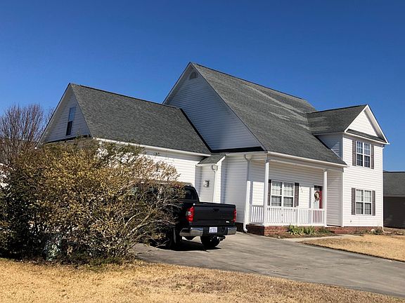 Located in Creekside Village in the Creekside Elementary school district