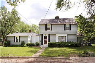 1st image of 904 Lakeway Ave