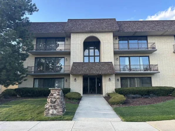7448 W 153rd St Unit 2, Orland Park, IL 60462