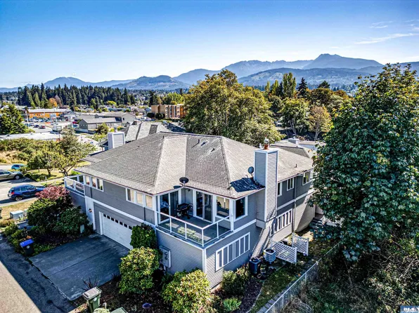 229 E 1st St, Pt Angeles, WA 98362
