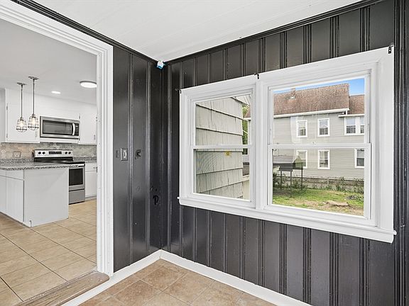 5th image of 89 Bunker Hill Ave