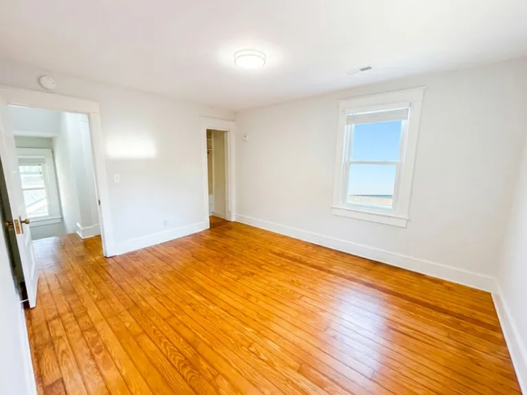 209 4th Ave — Photo 34
