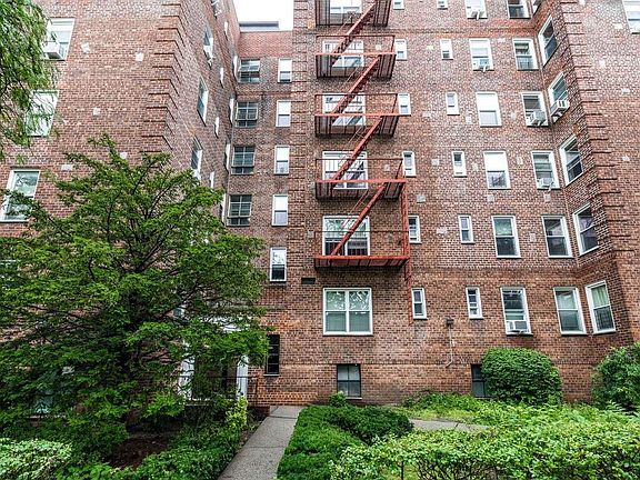 2nd image of 3925 51st St APT 2D