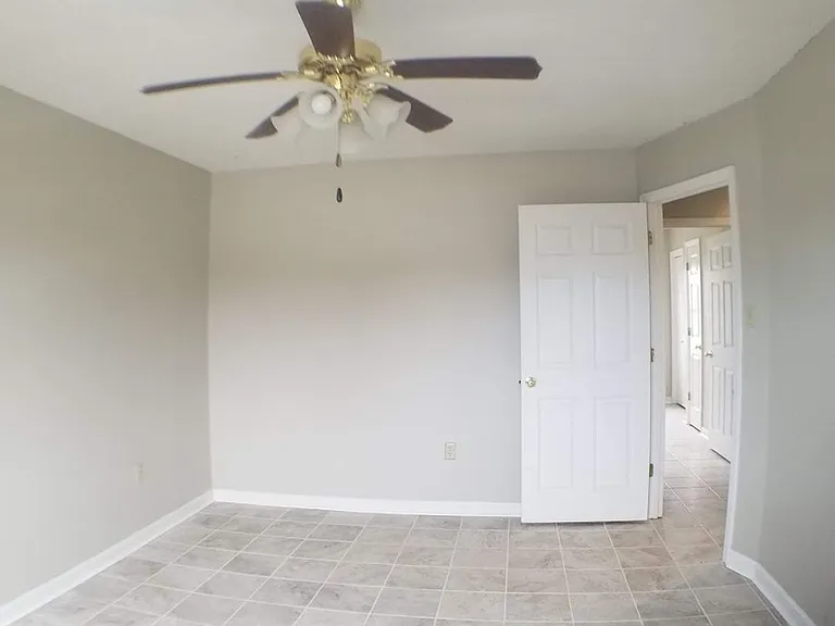 1018 Konnarock Rd — Photo 17