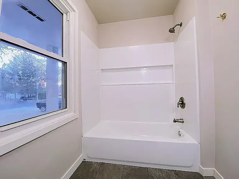 338 Glenmoor Ln — Photo 8