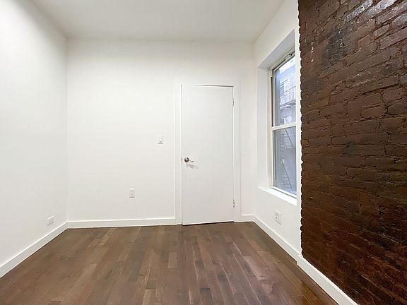 3rd image of 206 E 81st St APT 3C