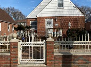 5607 196th St, Fresh Meadows, NY 11365
