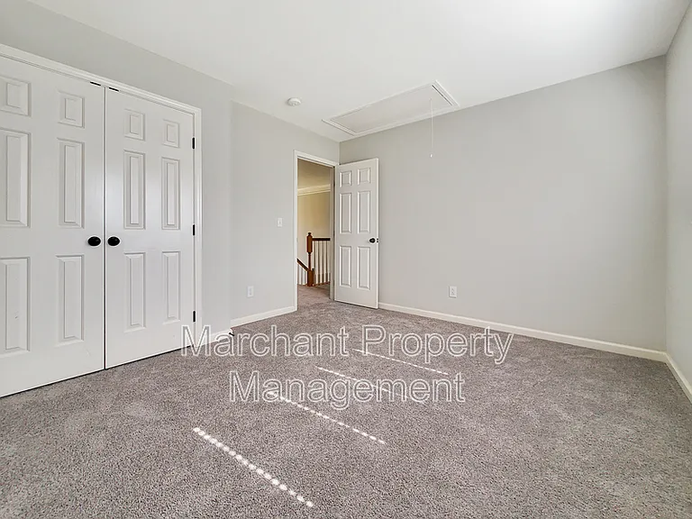 15 Silverthorn Ct — Photo 30