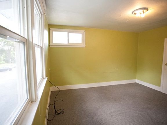 3rd image of 805 NE California St APT 2