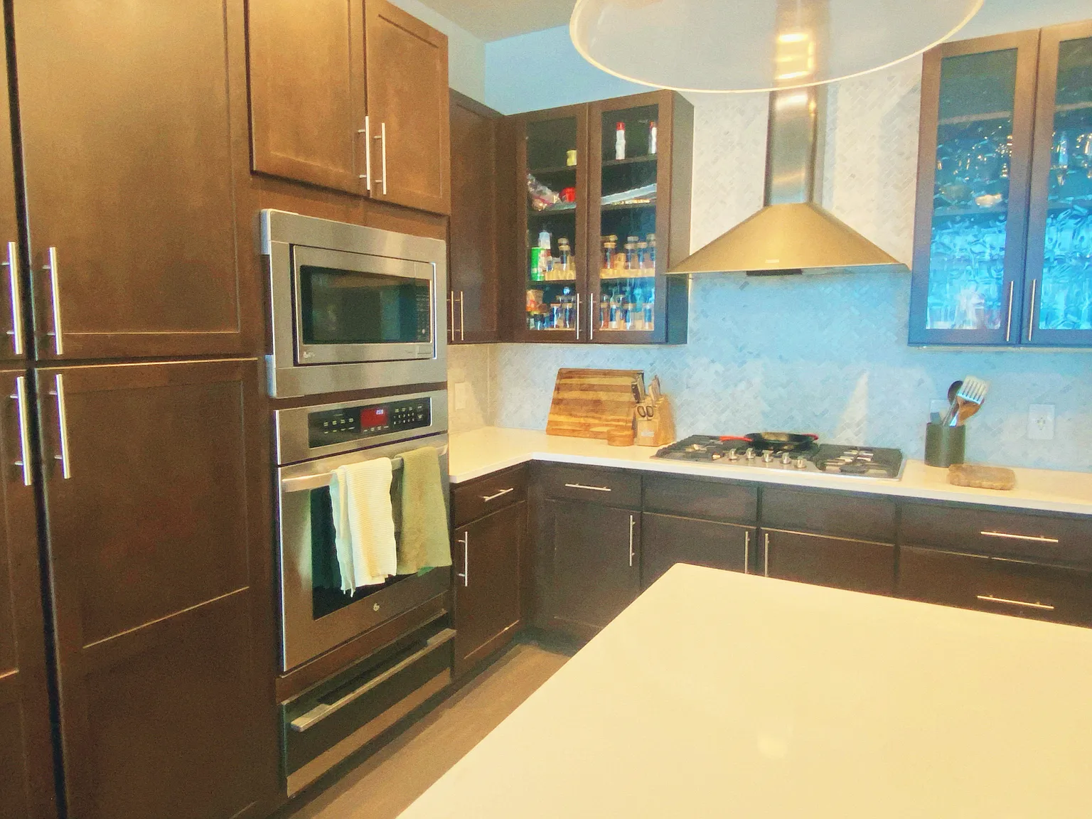 1 bed, 1.5 bath, 1368 sqft, $3,068 — Photo 3