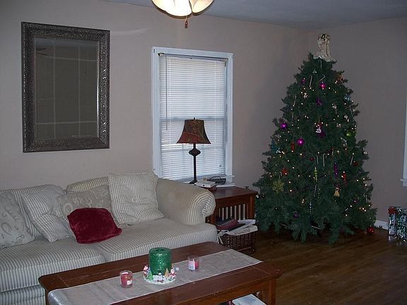 3rd image of 615 N Gibson St