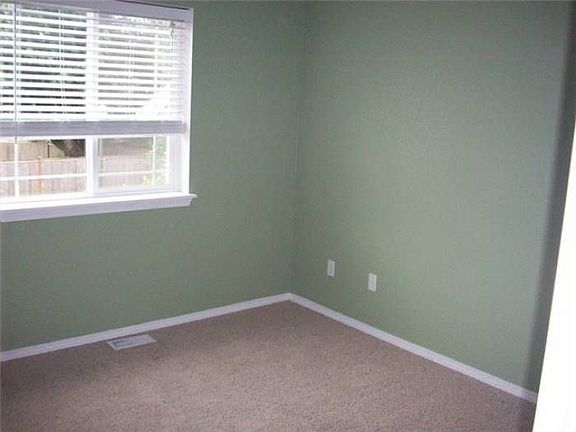 5th image of 3146 Sword Fern Dr NW