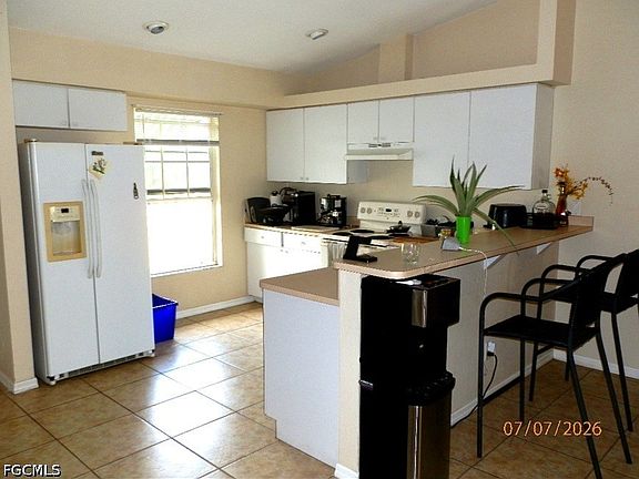 3rd image of 2410 NE 6th Pl