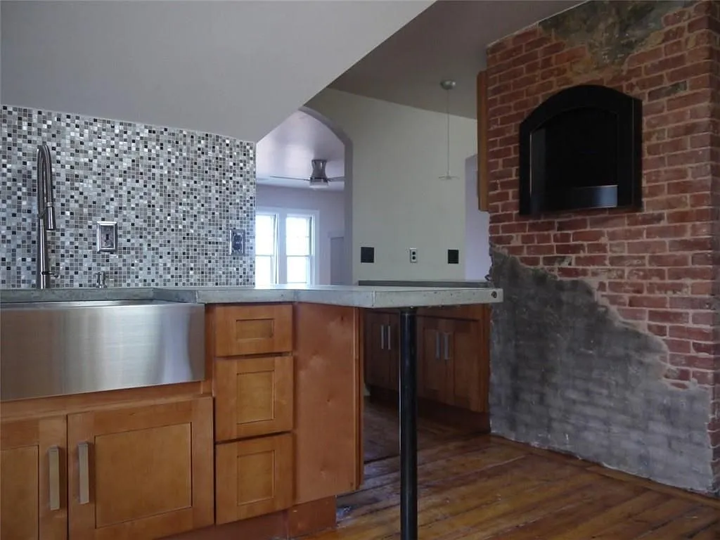 2 bed, 1.0 bath, 1200 sqft, $2,600 — Photo 4