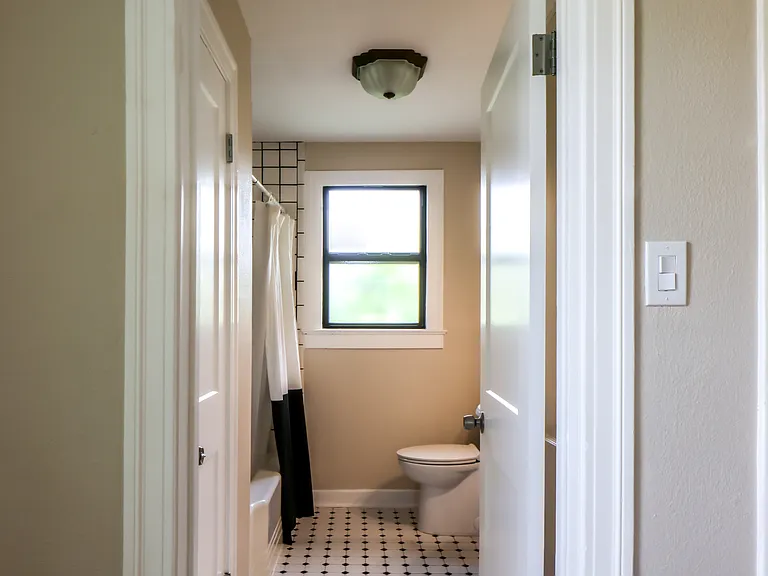 4412 Bellvue Ave #B — Photo 13