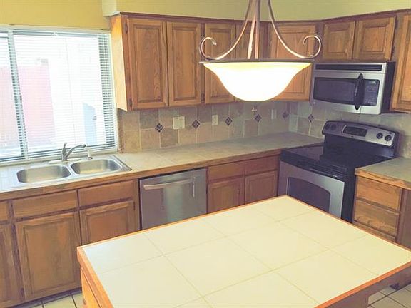 5th image of 3509 Hillridge Dr