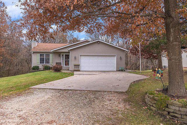 1st image of 883 Heritage Dr