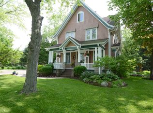 930 N Green Bay Rd, Grafton, WI 53024