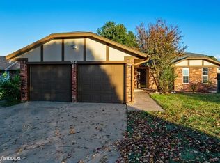 204 S Patterson Dr, Moore, OK 73160