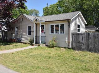 70 Brookdale Ave, Warwick, RI 02889