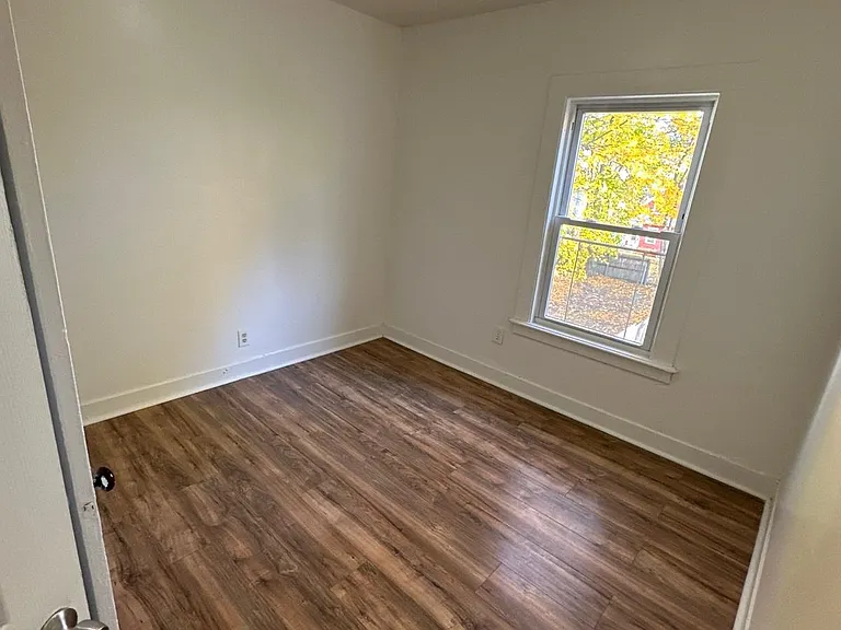 569 Winthrop Ave #2 — Photo 23