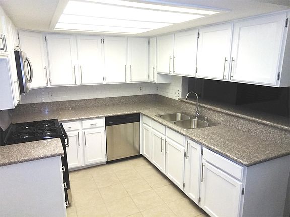 2nd image of 1404 Santa Margarita St
