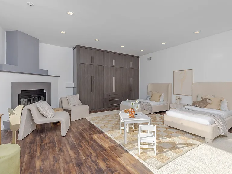 Pinnacle Pl — Photo 30