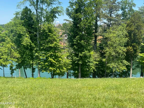 1802 Taffrail Dr, Lenoir City, TN 37772